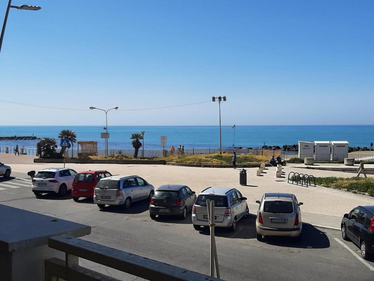 شقة ليدو دي أوستيا  في La Terrazza Sul Porto المظهر الخارجي الصورة